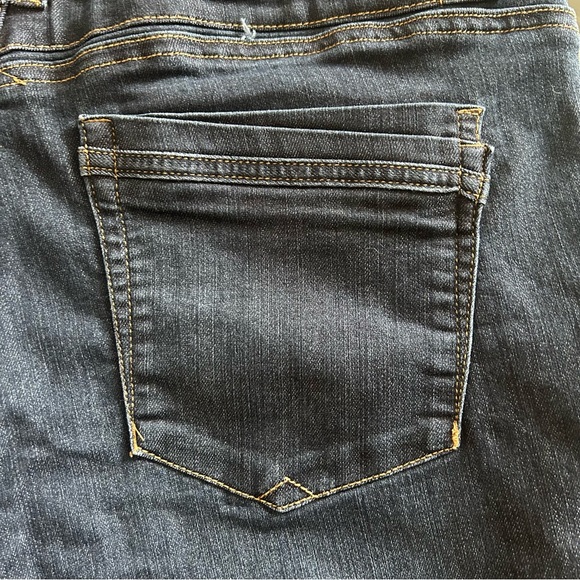 Democracy Women’s Six Pocket Skinny Jeans - Picture 5 of 6